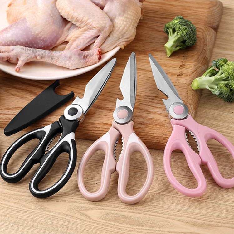 Quels sont les conseils de sécurité pour utiliser des cisaillements de cuisine dans la cuisine?