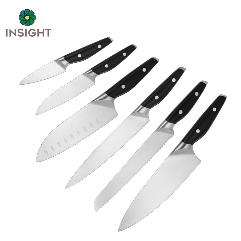 Bel ensemble de couteaux de chef à tête en acier