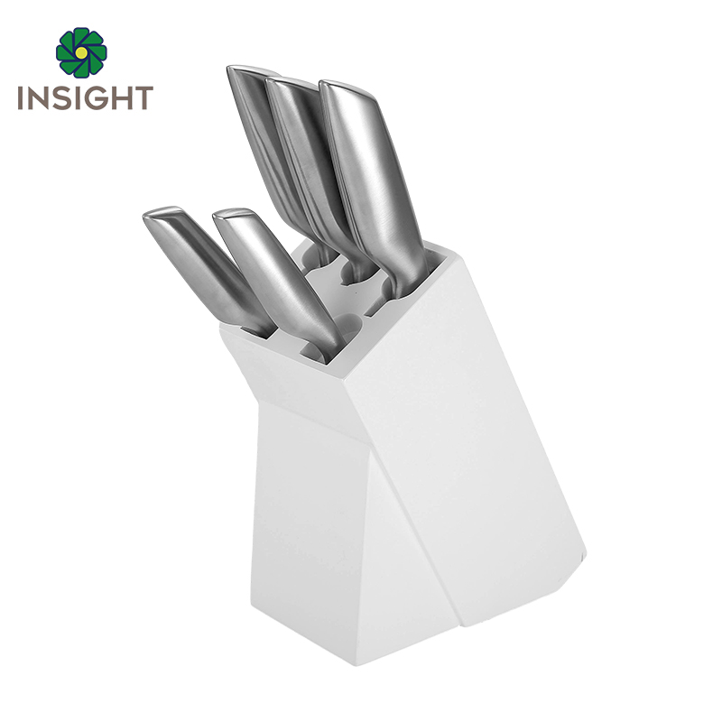 Sets de couteau bien aiguisé avec un bloc 