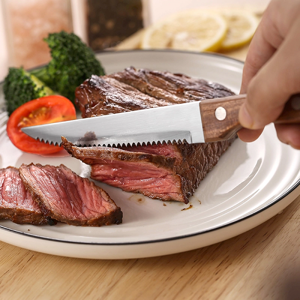 Couteau de steak unique de mode