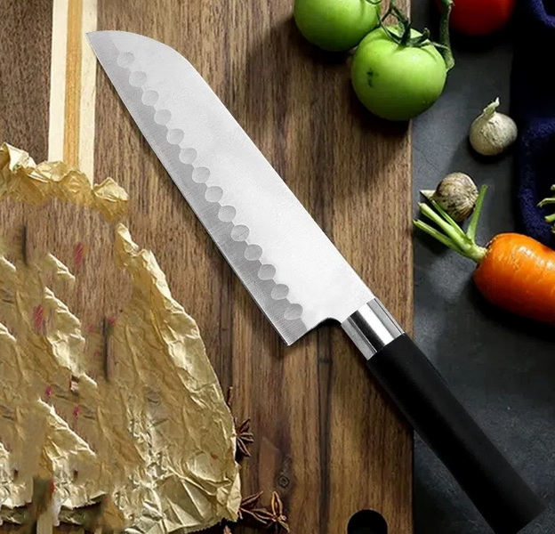 Quels sont les conseils de maintenance courants pour garder les couteaux tranchants?